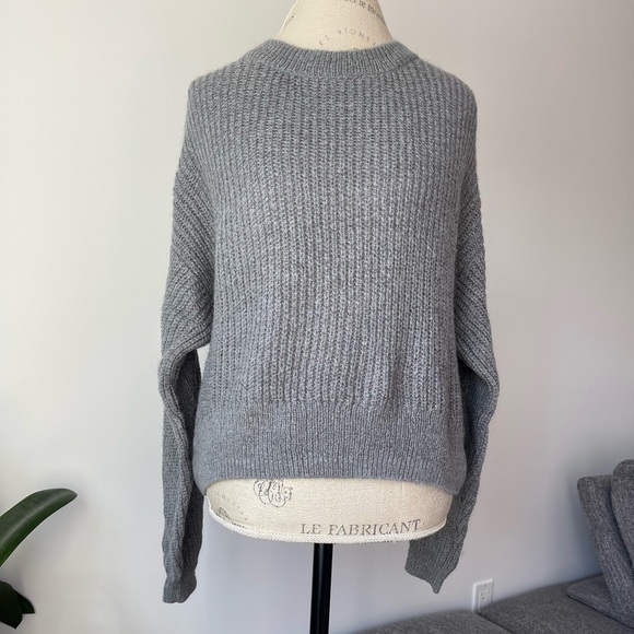 Oversized grey knitted sweater
Size: XS - Picture 1 of 7